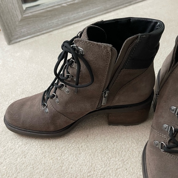 Lucky Brand size 11 brown suede boots - Picture 4 of 10